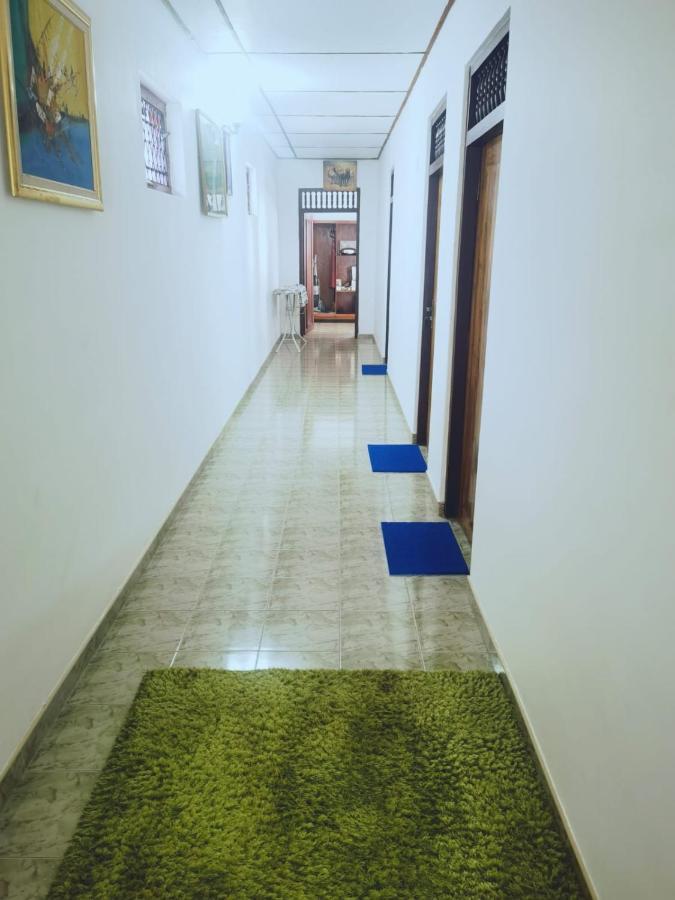 Sea Breeze Guest House Negombo Buitenkant foto
