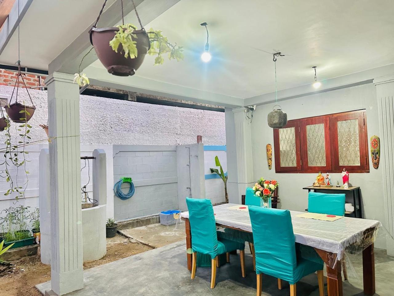 Sea Breeze Guest House Negombo Buitenkant foto