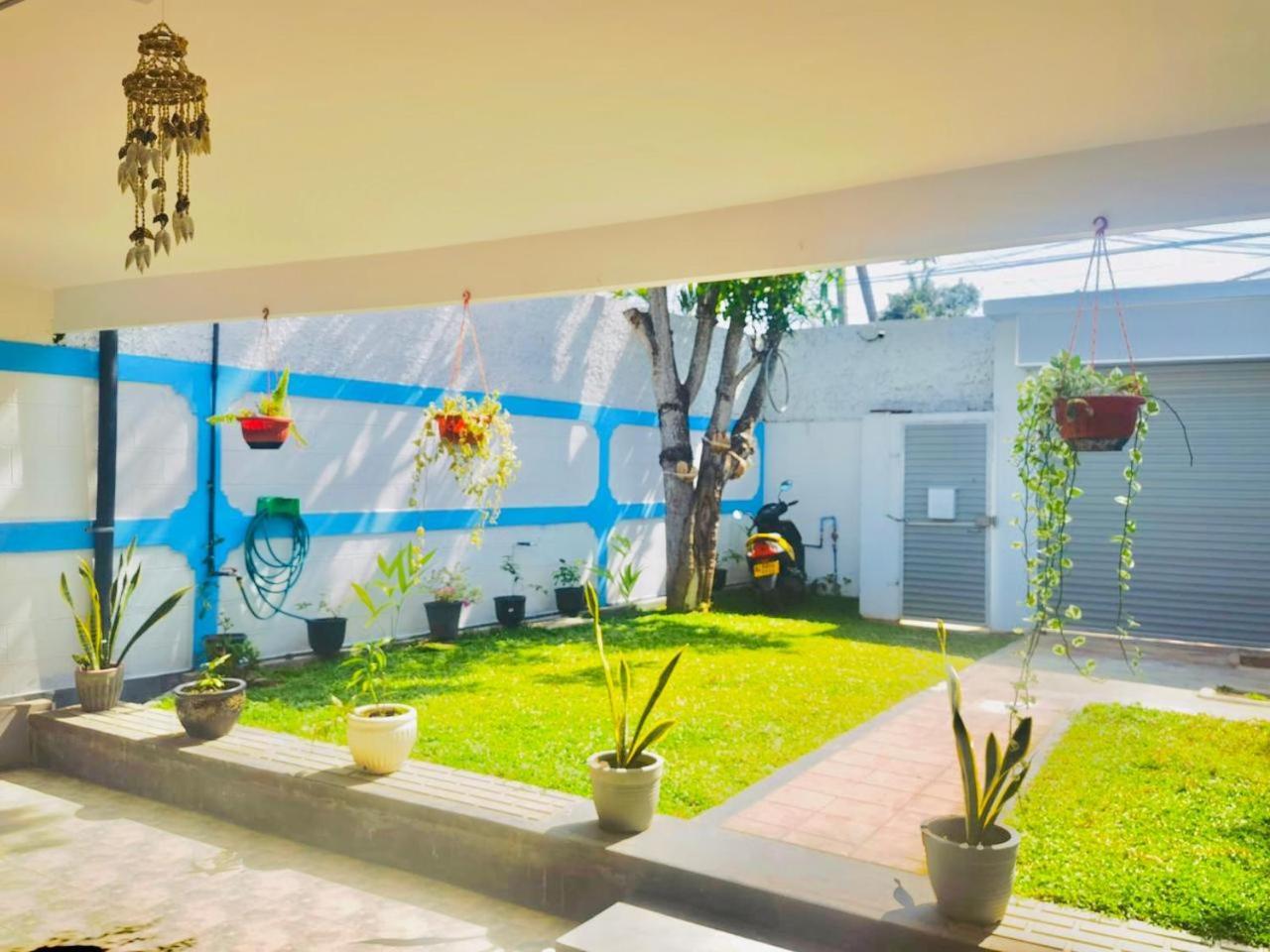 Sea Breeze Guest House Negombo Buitenkant foto