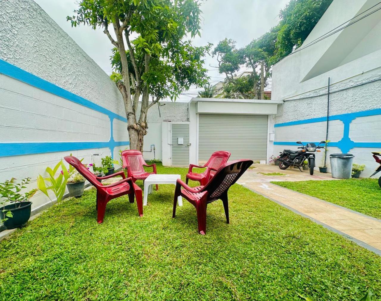 Sea Breeze Guest House Negombo Buitenkant foto