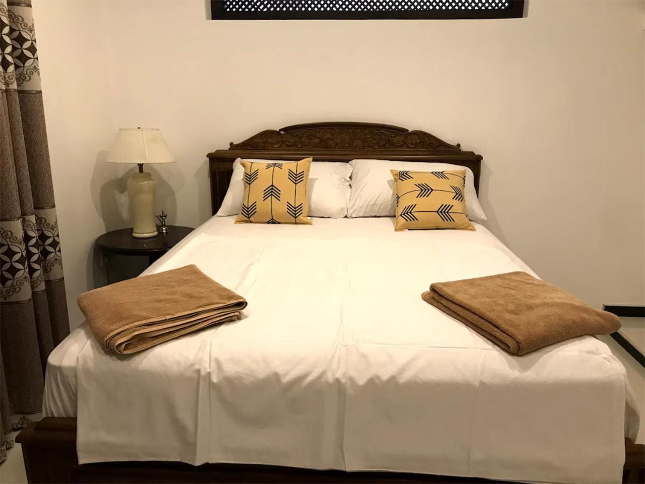 Sea Breeze Guest House Negombo Buitenkant foto
