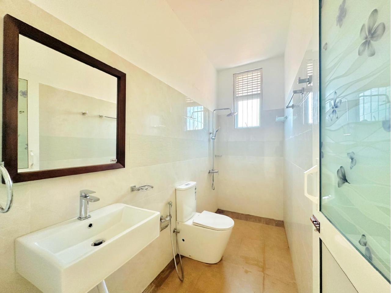 Sea Breeze Guest House Negombo Buitenkant foto