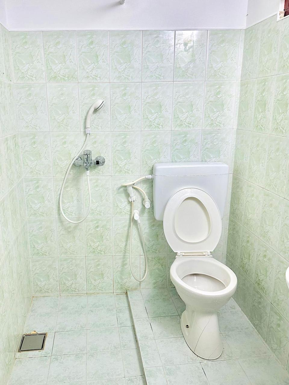 Sea Breeze Guest House Negombo Buitenkant foto